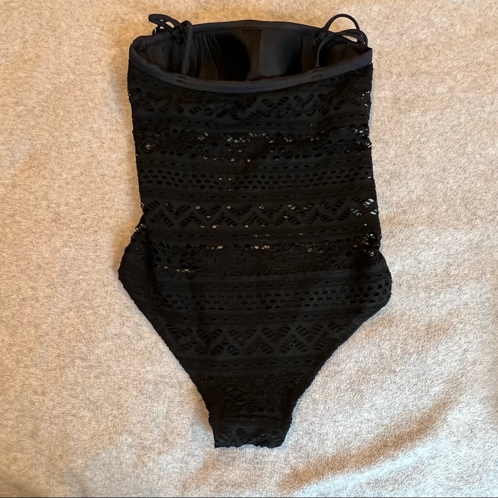 Black lace one piece swimsuit - Picture 3 of 7